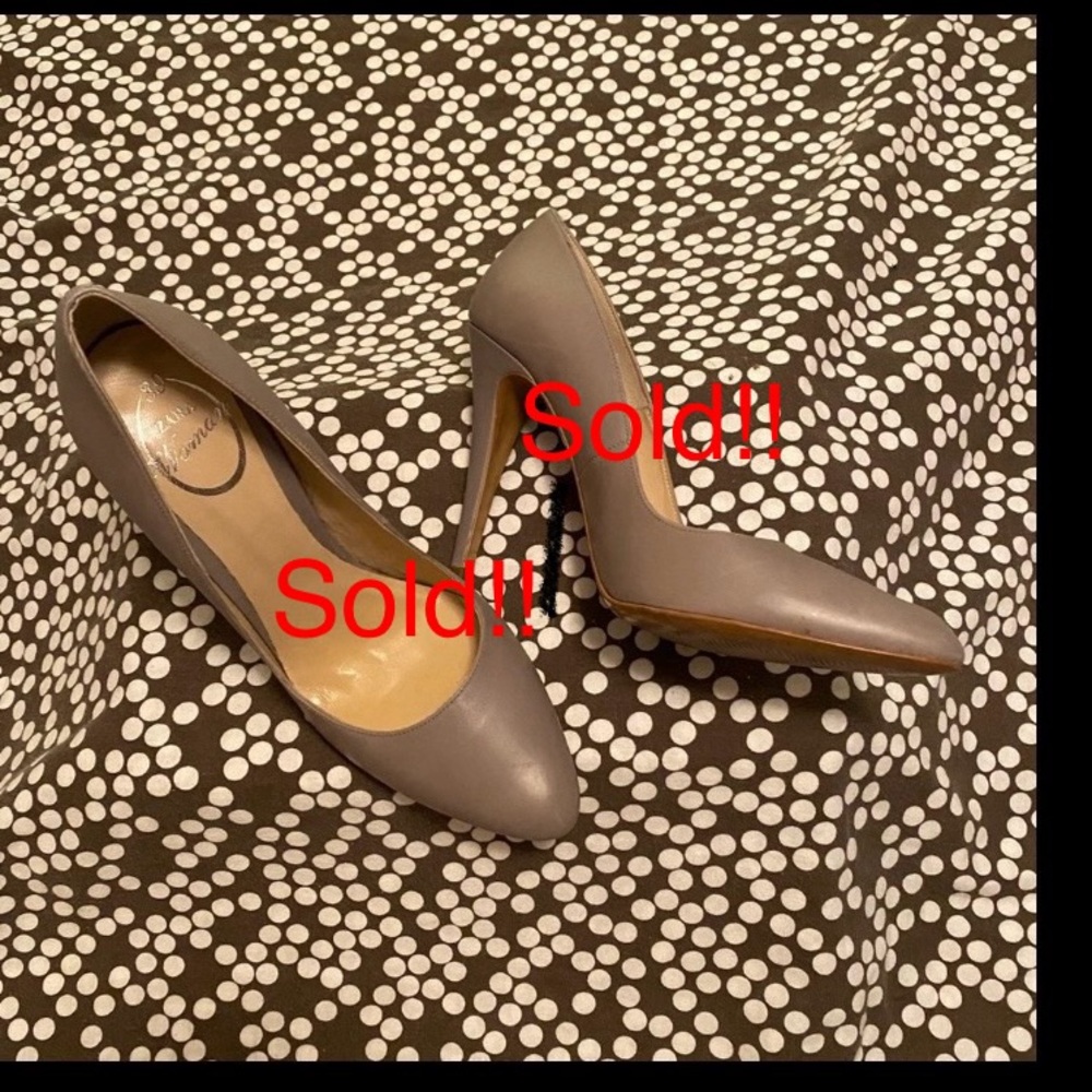 ZARA Taupe round toe heel